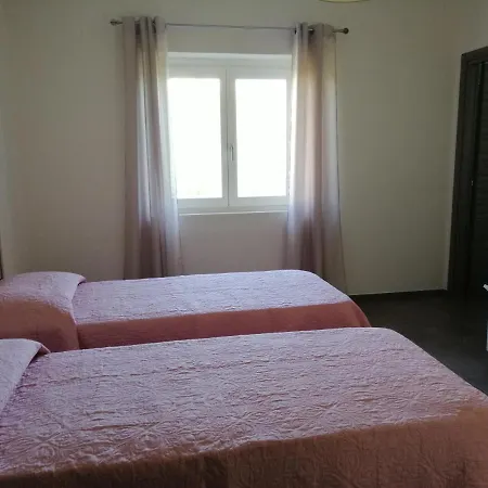 Maison Kaina 奧爾比亞