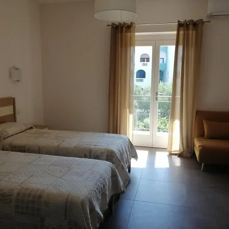 Maison Kaina אולביה