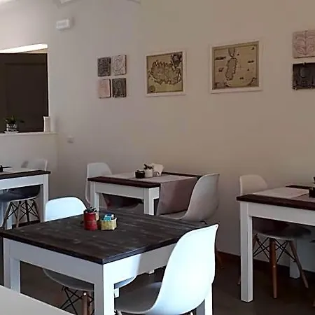 Couette-café Maison Kainà 3*